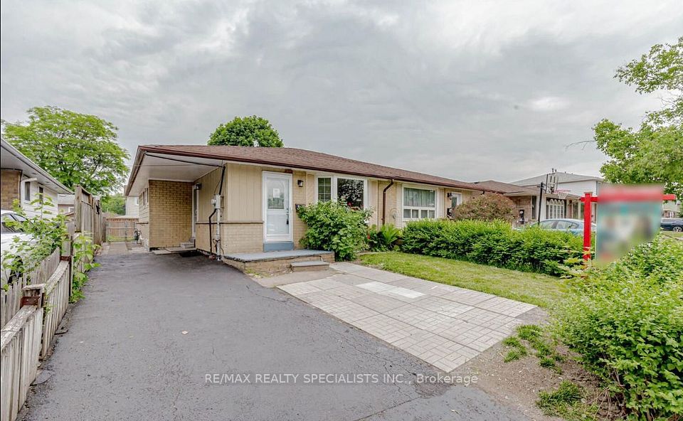 Semi-Detached  at 39 Seaborn Road S Upper, Brampton, ON L6V 2B8, Brampton