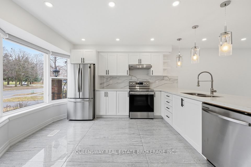 Condo Townhouse at 4196 Longmoor Drive 1, Burlington, ON L7L 5E3, Burlington