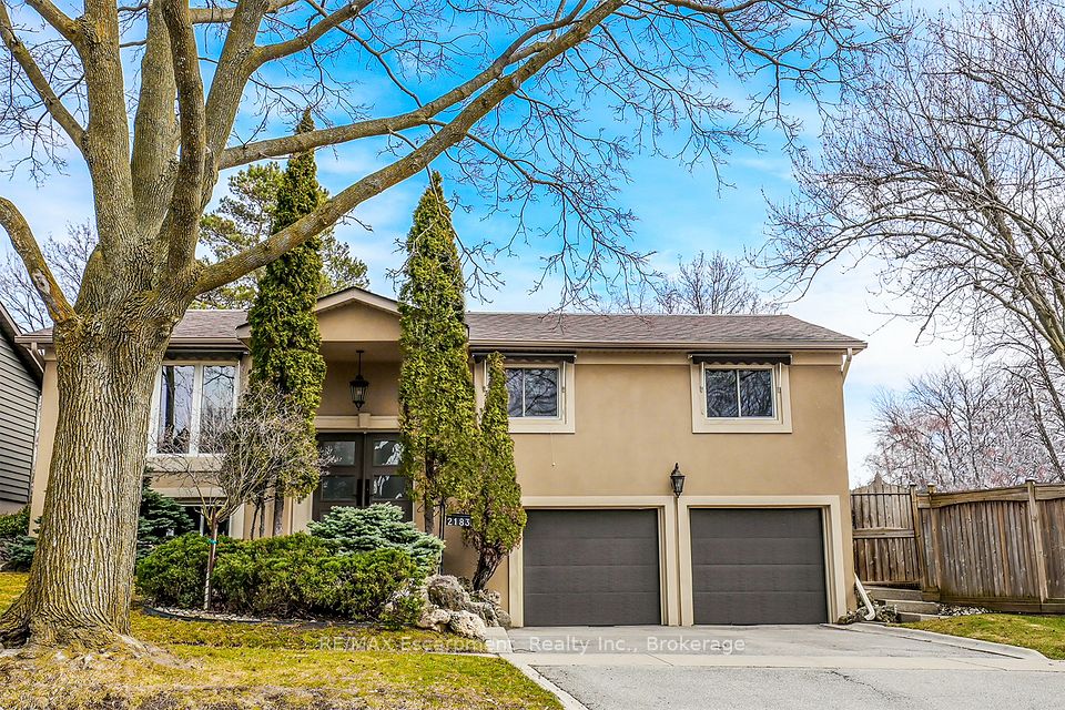 Detached at 2183 Sandringham Drive, Burlington, ON L7P 3E7, Burlington