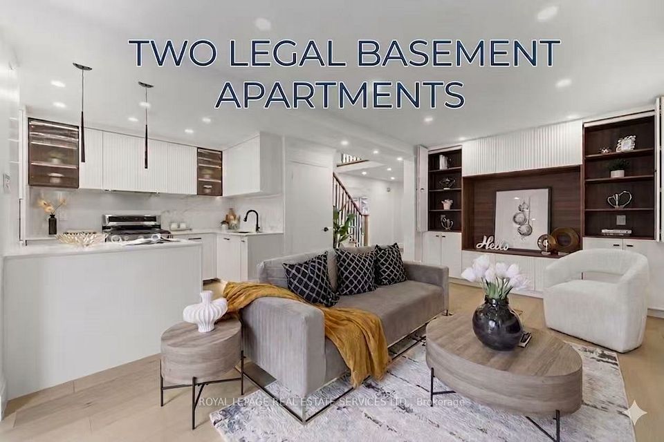 Detached at 1332 Quinpool Court, Mississauga, ON L5C 4J3, Mississauga