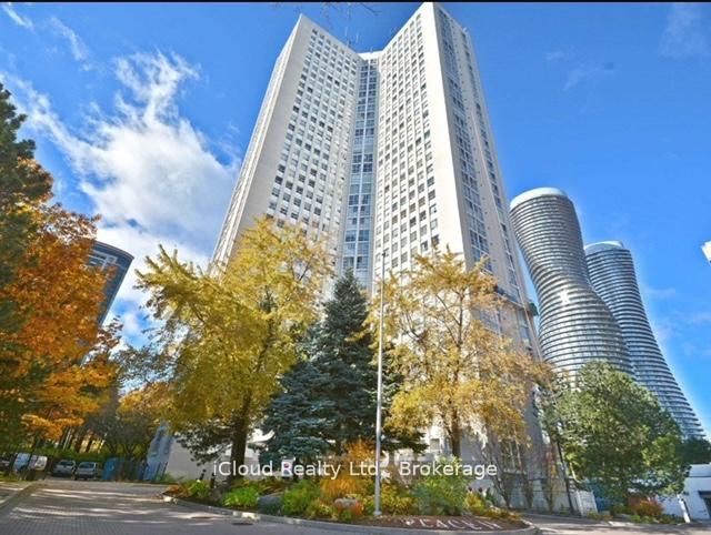 Condo Apartment at 3650 Kaneff Crescent 3208, Mississauga, ON L5A 4A1, Mississauga