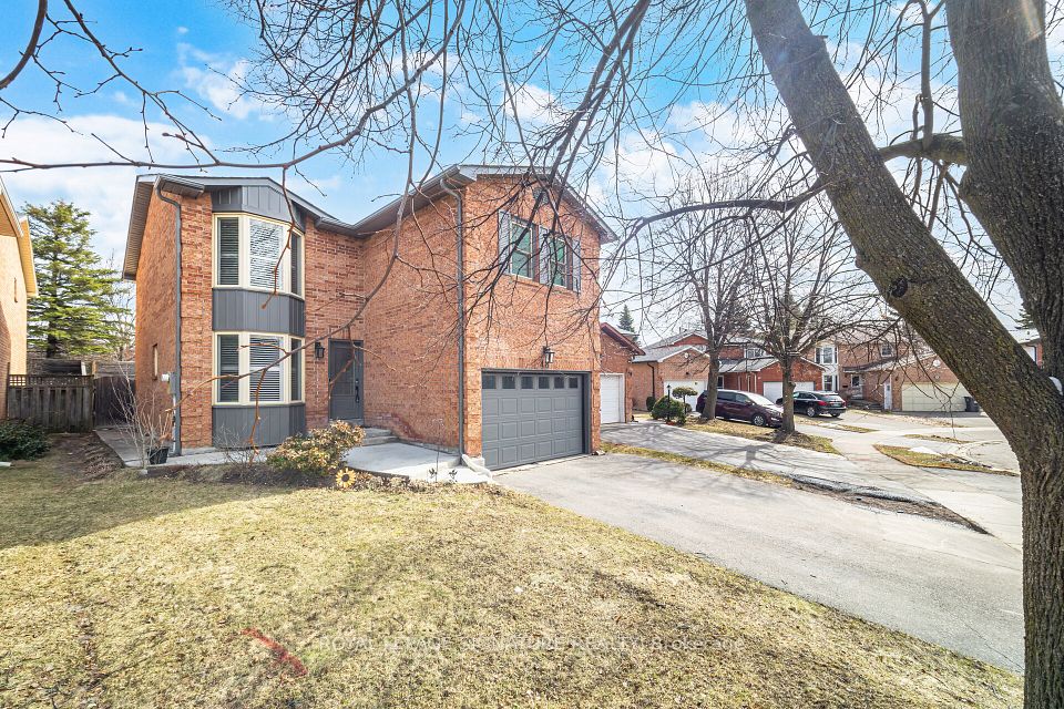 Detached at 48 Evalene Court, Brampton, ON L6Z 3A5, Brampton