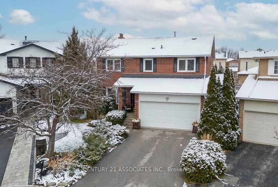 Detached at 1324 Quinpool Court, Mississauga, ON L5C 4J3, Mississauga