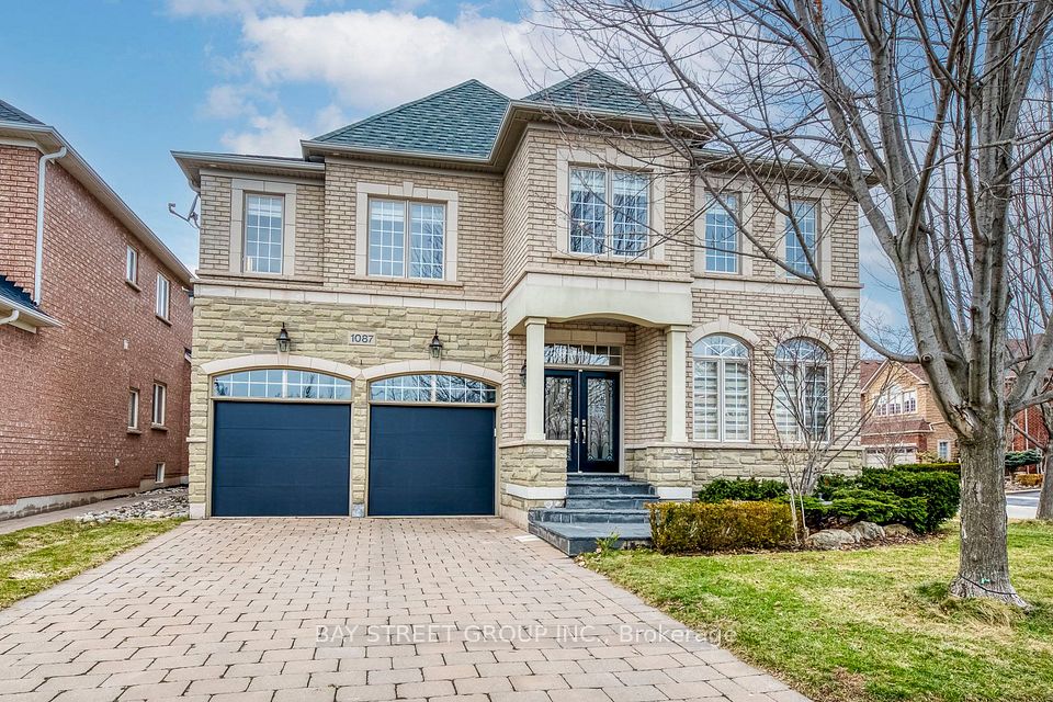1087 Kestell Boulevard, Oakville, ON L6H 7M5