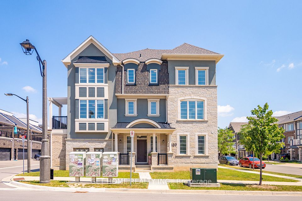 3489 Vernon Powell Drive, Oakville, ON L6H 0X8
