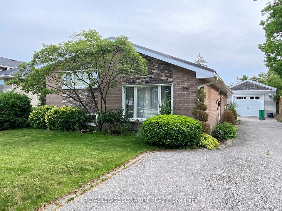 Detached at 1306 Ludbrook Court, Mississauga, ON L5J 3N9, Mississauga