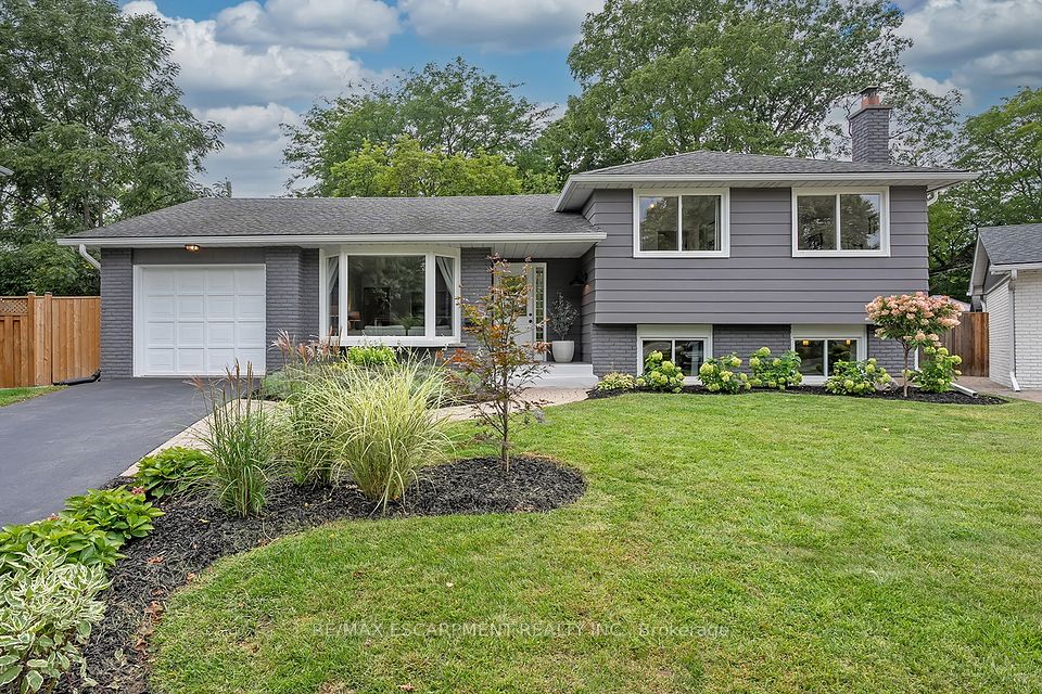 Detached at 406 Oakwood Drive, Burlington, ON L7N 1X2, Burlington