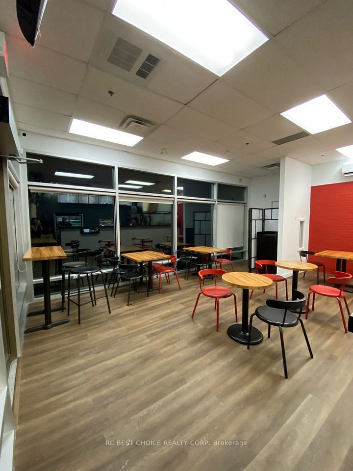 470 Bronte Street S 111, Milton, ON L9T 2J4