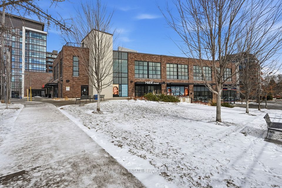 10 Neighbourhood Lane, Toronto W07, ON M8Y 0A4