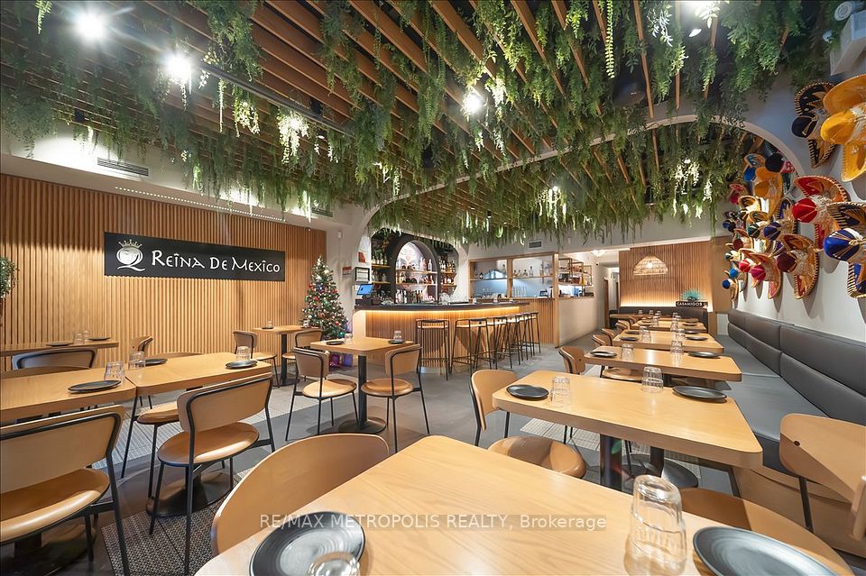 1226 King Street W, Toronto W01, ON M6K 1G4