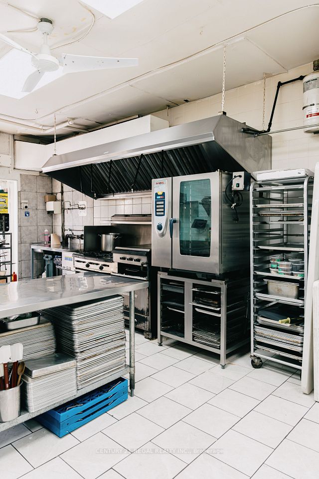 109 Jefferson Avenue, Toronto W01, ON M6K 3E4