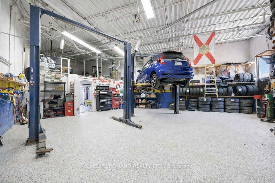 101 Toro Road 35, Toronto W05, ON M3J 2Z1