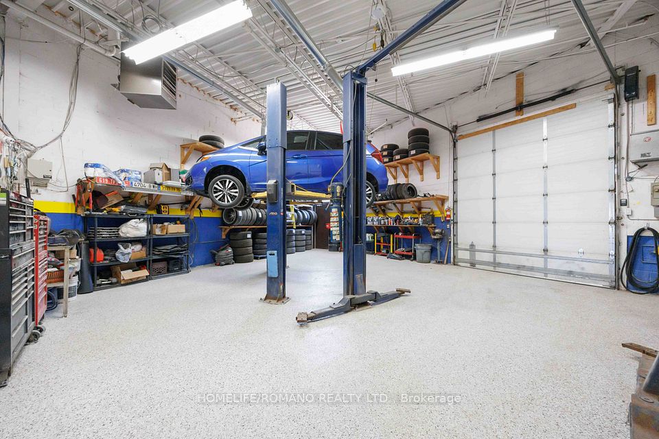 101 Toro Road 35, Toronto W05, ON M3J 2Z1