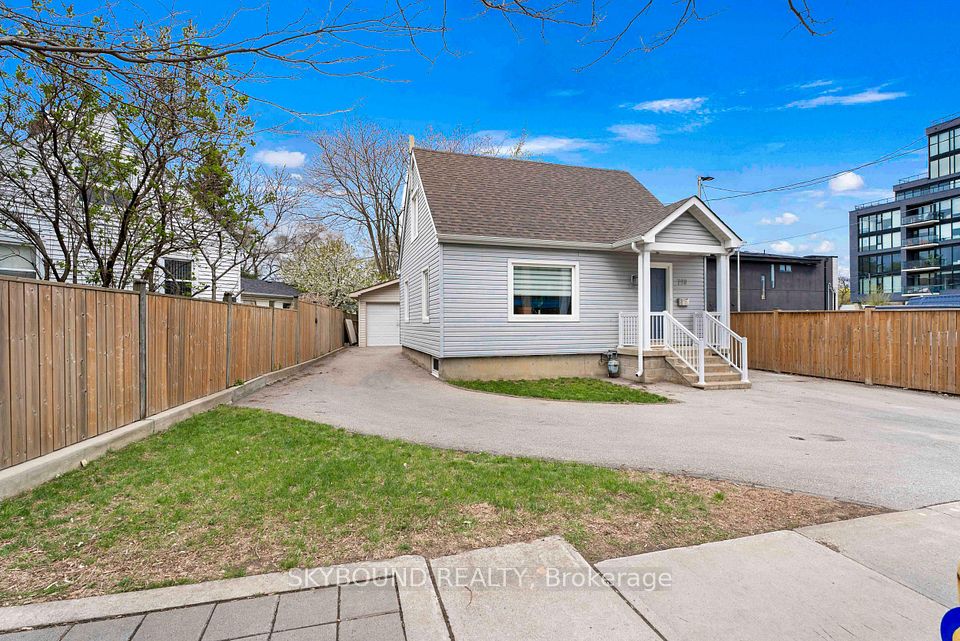 790 The Queensway N/A, Toronto W07, ON M8Z 1N5