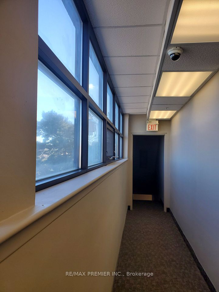 54 Samor Road 3, Toronto W04, ON M6A 1J6