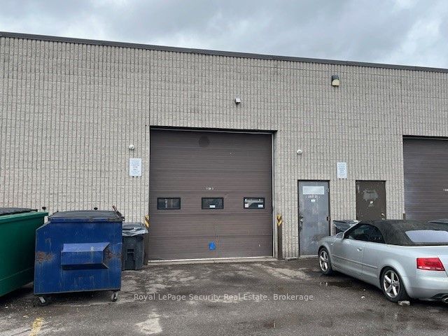 130 LePage Court 21, Toronto W05, ON M3J 3J1