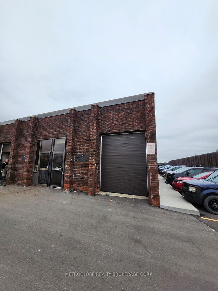 1655 Sismet Road 31, Mississauga, ON L4W 1Z3