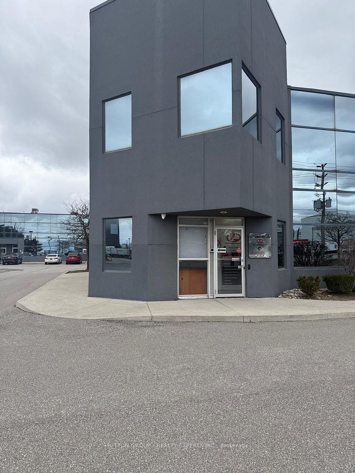 2355 Derry Road E 35, Mississauga, ON L5S 1V6