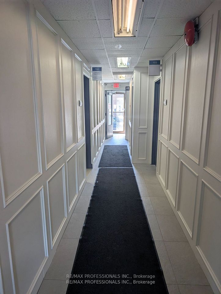 4640 Jane Street 201, Toronto W05, ON M3N 2K5