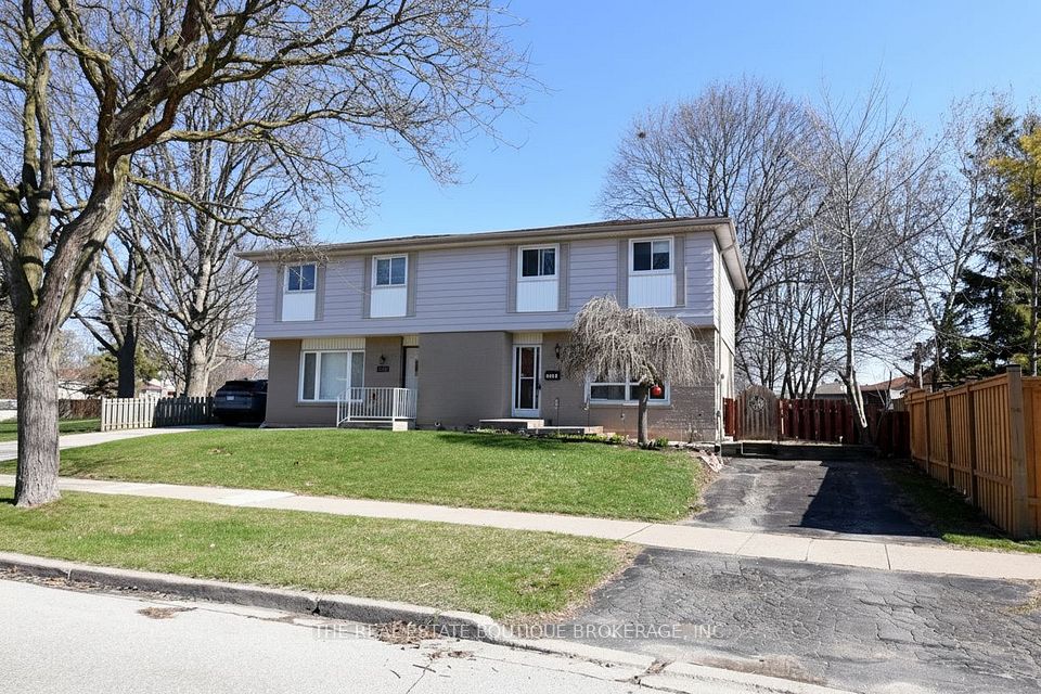 Semi-Detached at 1345 Colonsay Drive, Burlington, ON L7P 2T6, Burlington