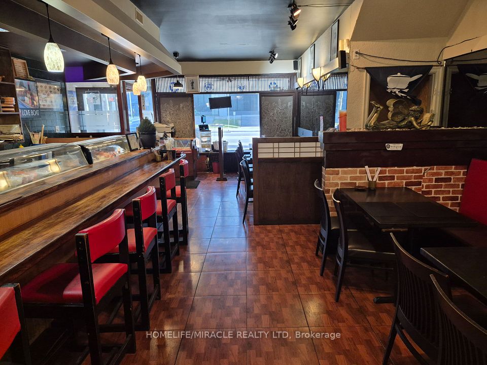 3345 Bloor Street W, Toronto W07, ON M8X 1X9