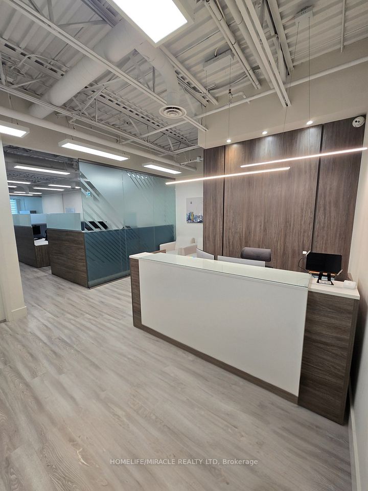 5250 Solar Drive 206, Mississauga, ON L4W 0G4