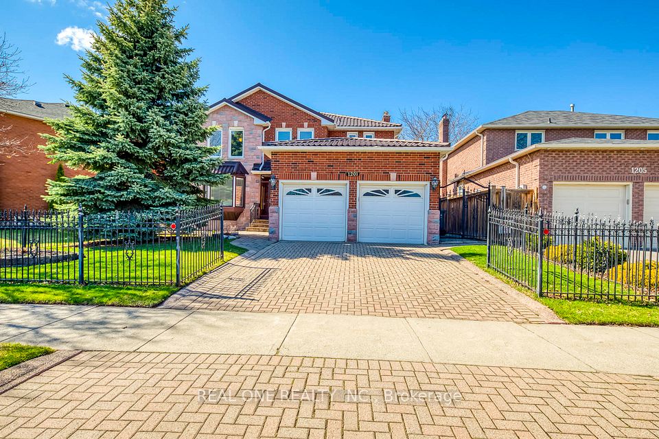 1201 Creekside Drive, Oakville, ON L6H 4Y8