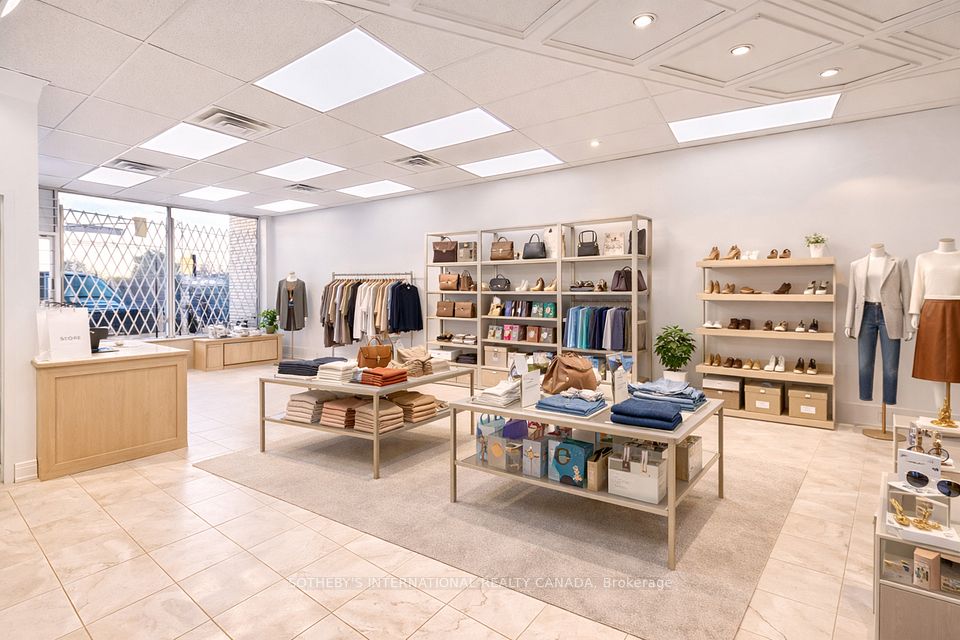 939 Lakeshore Road E, Mississauga, ON L5E 1E3