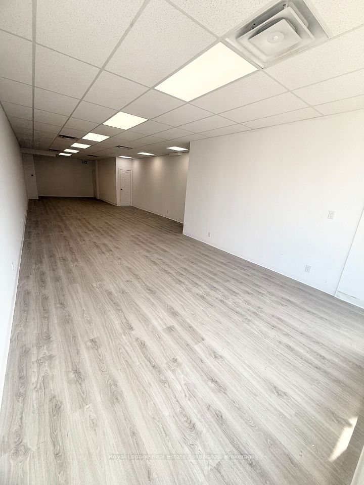 329 Lakeshore Road E, Mississauga, ON L5G 1H3