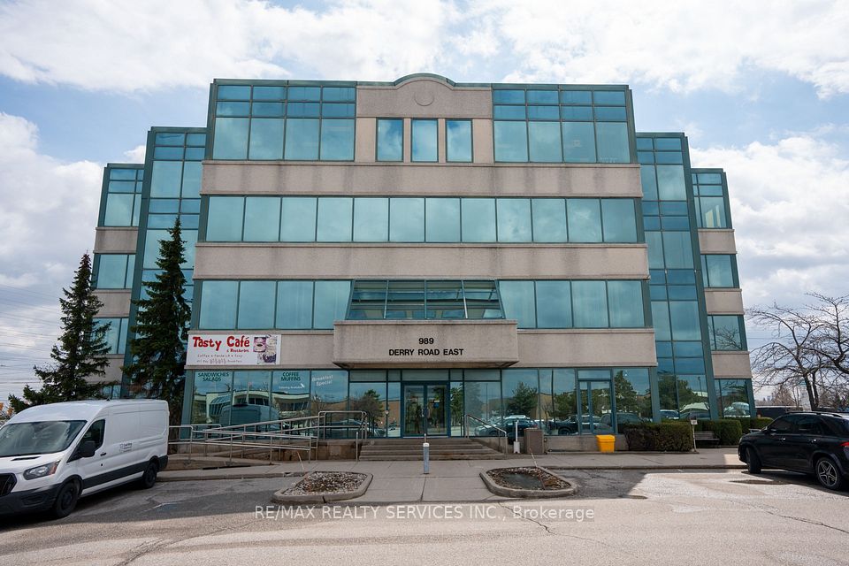 989 Derry Road 303, Mississauga, ON L5T 2J8