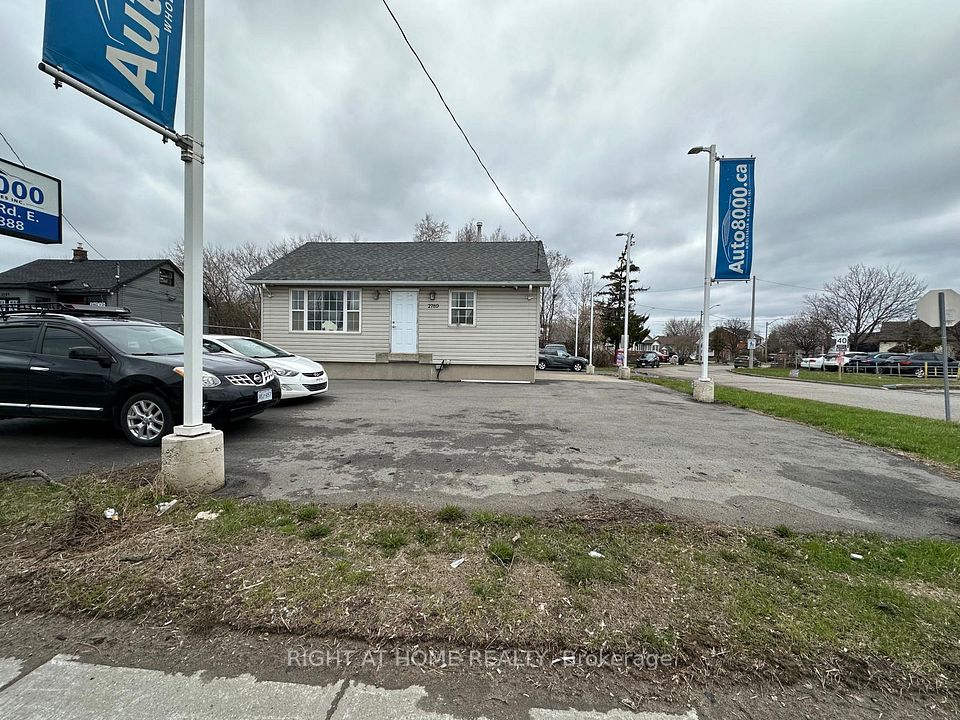 2789 Derry Road E, Mississauga, ON L4T 1A3