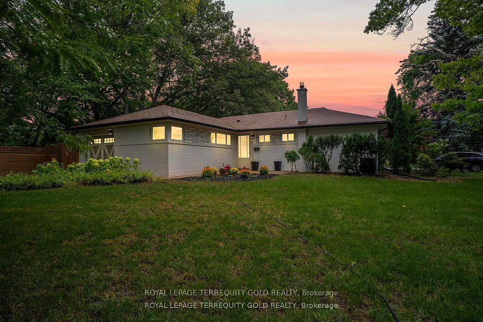 327 River Side Drive, Oakville, ON L6K 3N3 at 327 River Side Drive, Oakville, ON L6K 3N3, Oakville, ON, L6K 3N3
