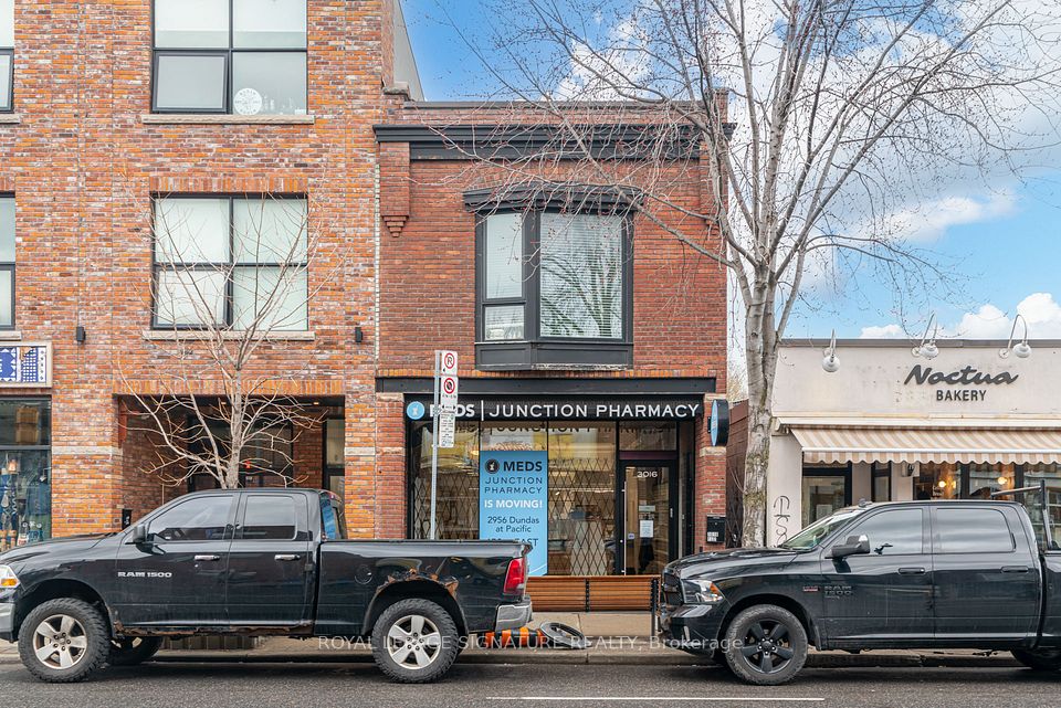3016 Dundas Street W, Toronto W02, ON M6P 1Z3