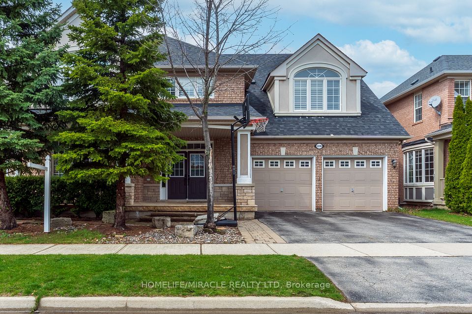 2299 Glazebrook Circle, Oakville, ON L6M 5B5