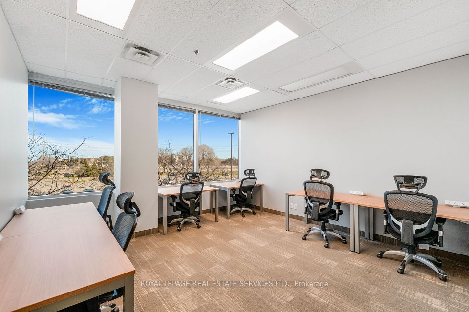 2020 Winston Park Drive 200, Oakville, ON L6H 6X7