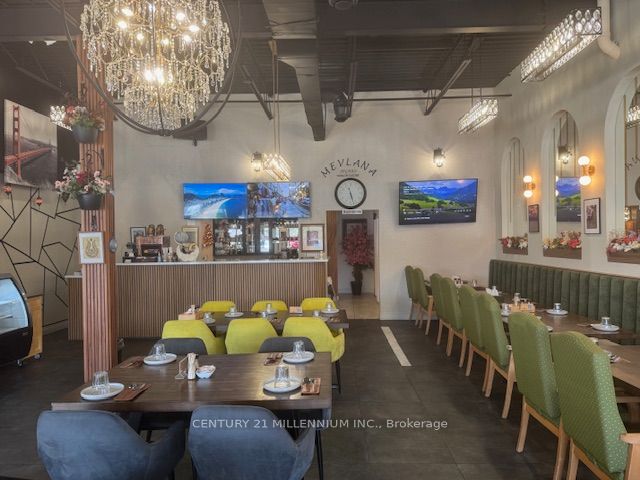 900 Rathburn Road W D2&D3, Mississauga, ON L5C 4L4