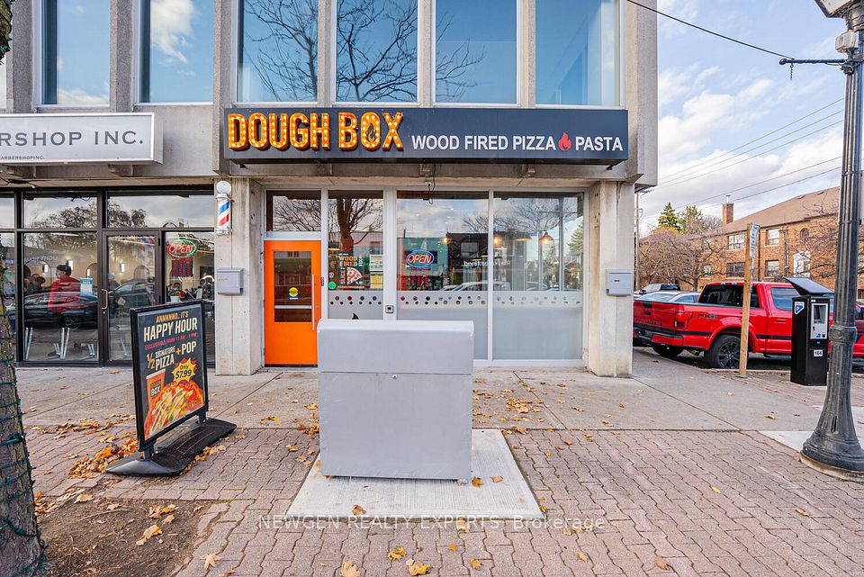 230 Lakeshore Road E, Mississauga, ON L5G 1G7