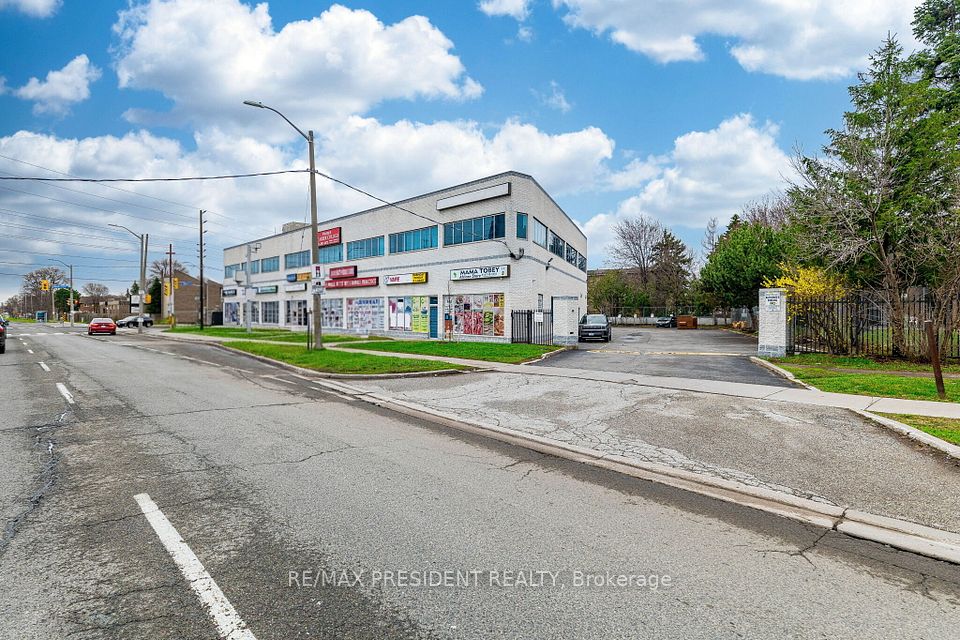1625 Albion Road, Toronto W10, ON M9V 5H8