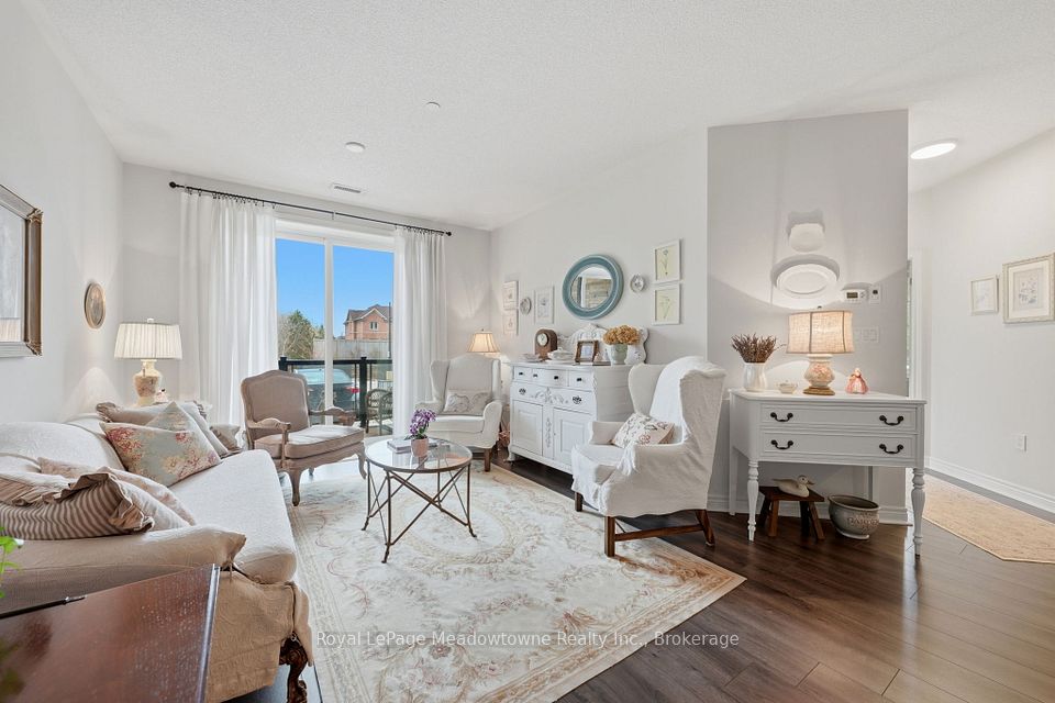 Condo Apartment at 33 Whitmer Street 109, Milton, ON L9T 8P9, Milton