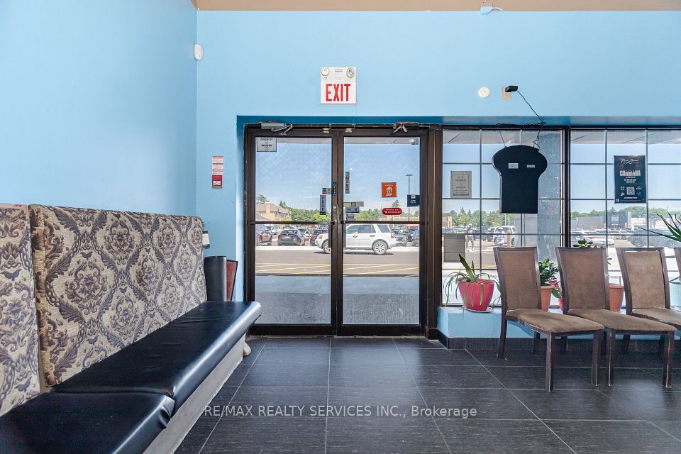 180 Sandalwood Parkway E 8A, Brampton, ON L6Z 1Y4