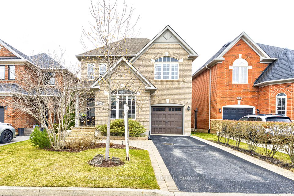 Detached at 2142 Meadowglen Drive, Oakville, ON L6M 4C8, Oakville