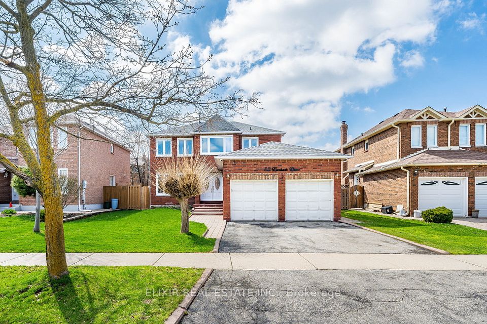 Detached at 82 Kimbark Drive, Brampton, ON L6X 3C6, Brampton