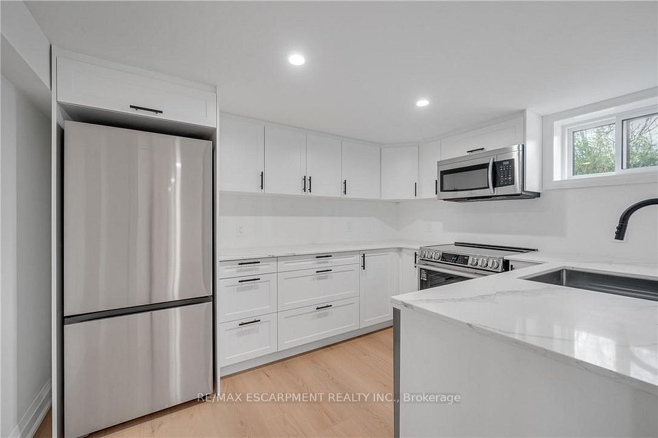 Detached at 1339 Augustine Drive, Burlington, ON L7P 2M9, Burlington
