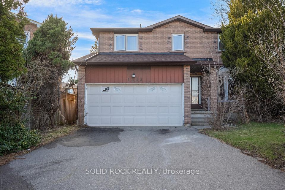 Detached at 1335 Quinpool Court, Mississauga, ON L5C 4J3, Mississauga