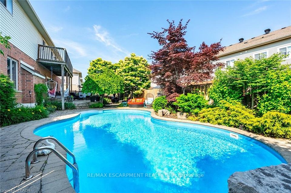 Detached at 2338 NORLAND Drive, Burlington, ON L7L 7E6, Burlington