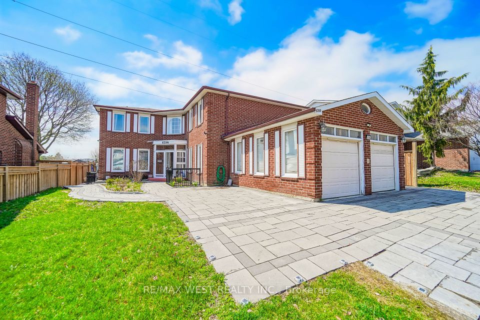 Detached at 4296 Claypine Rise, Mississauga, ON L4W 2G6, Mississauga