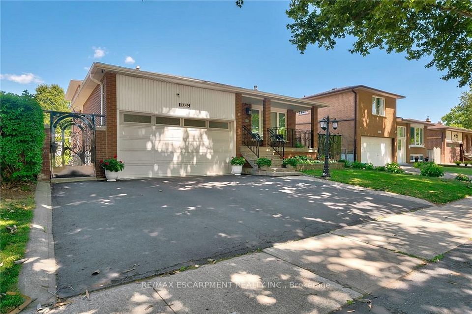 Detached at 1149 Dowland Crescent, Burlington, ON L7T 4C7, Burlington