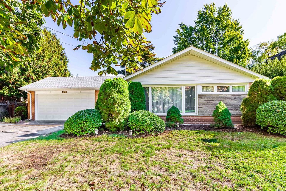 Detached at 628 Shenandoah Drive, Mississauga, ON L5H 1V9, Mississauga