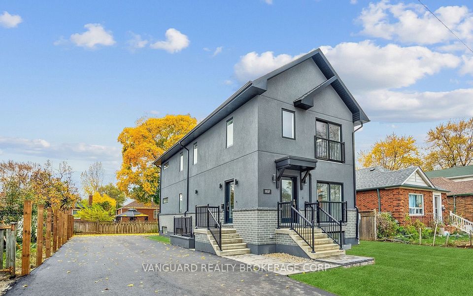1937 Lawrence Avenue W, Toronto W04, ON M9N 1G8
