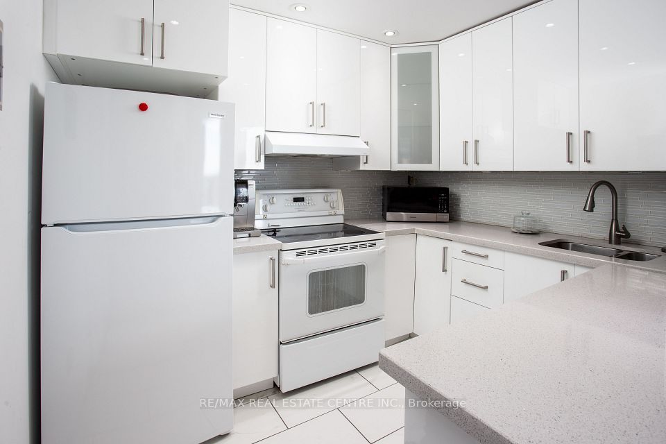 25 Agnes Street PH06(1206), Mississauga, ON L5B 3X7 at 25 Agnes Street PH06(1206), Mississauga, ON L5B 3X7, Mississauga, ON, L5B 3X7